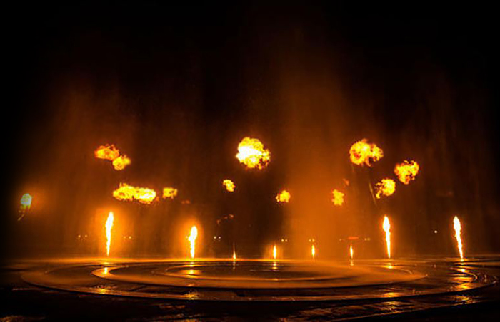 喷火喷泉打破固有想象，水火共舞带给您不一样的震撼视觉体验