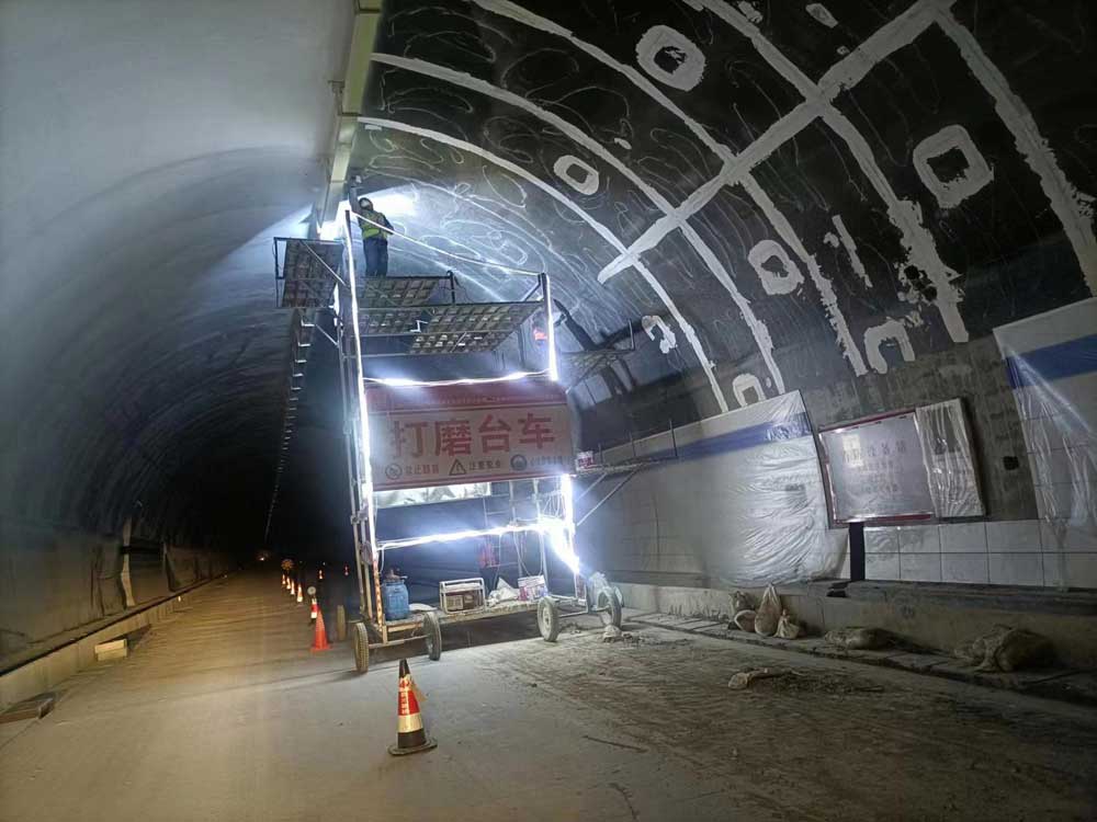 兰州至海口国家高速公路渭源至武都段WWLM8标隧道涂装工程