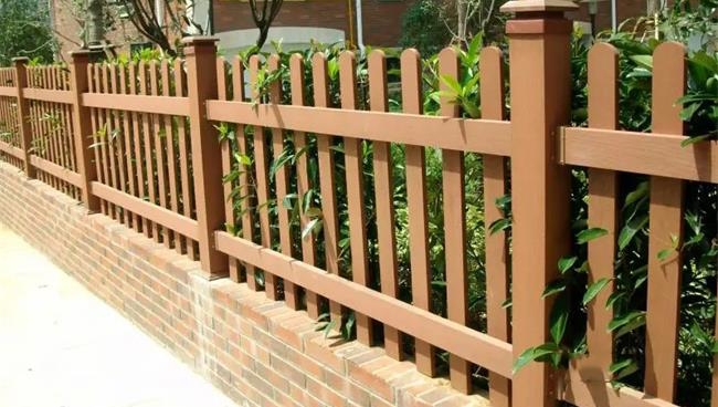 安装防腐木围栏有哪些优点呢？