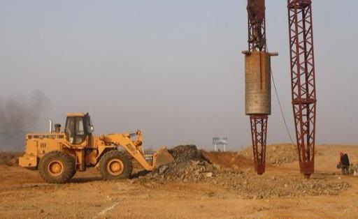 强夯地基施工的发展过程是怎么样的？什么是新疆地基强夯？