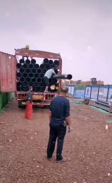 西安权海管业发往工地pe排水管