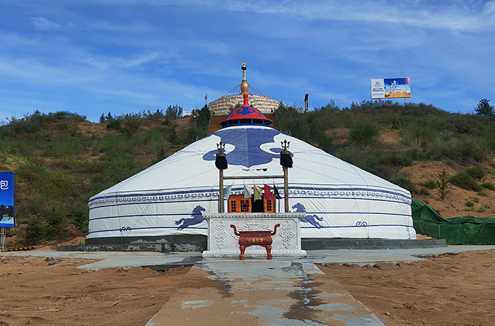 达拉特旗银肯塔拉旅游区安装十五蒙古包