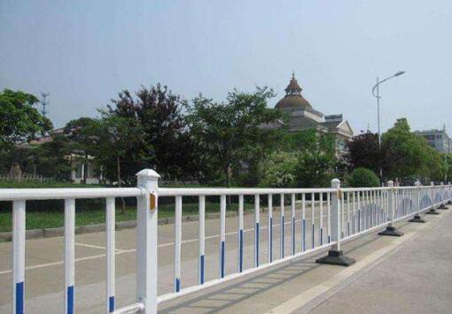 市政道路护栏具有以下三项设计规范