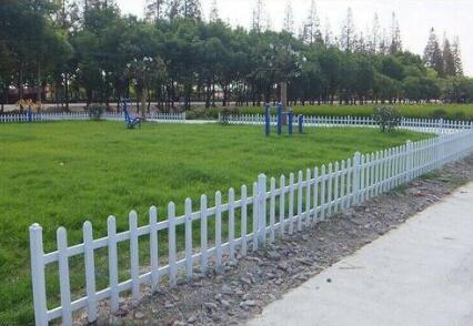 不同类型的草坪护栏具有哪些不同的特点