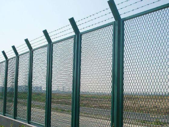  浸塑护栏网具有哪些优点