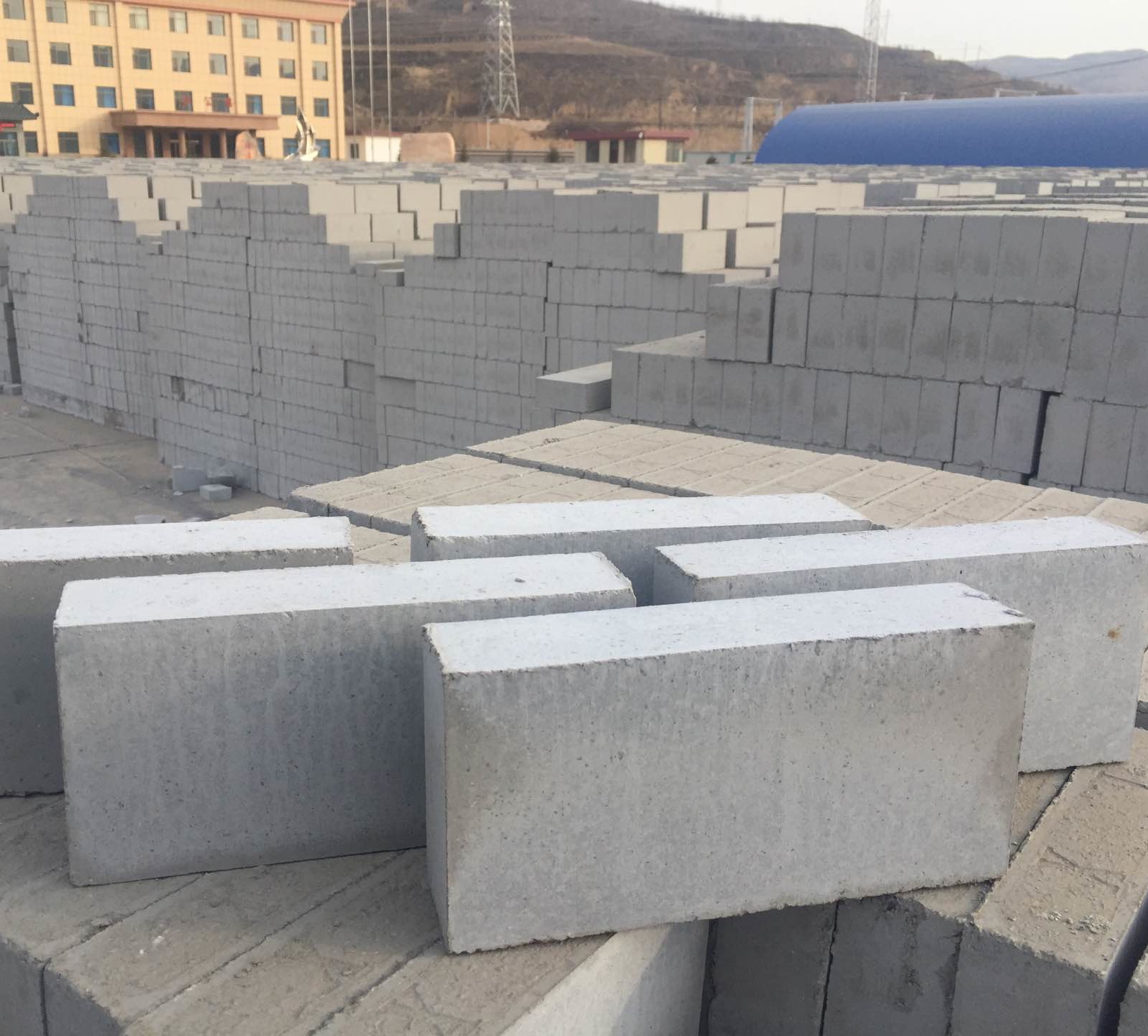 中海建材淺談制造粉煤灰磚的具體步驟以及用途和優勢？