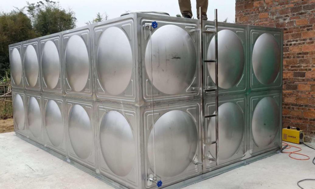 宁夏不锈钢水箱：铸造不锈钢保温水箱盖需要注意什么