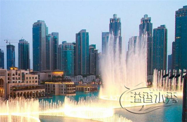 湖面大型音乐喷泉