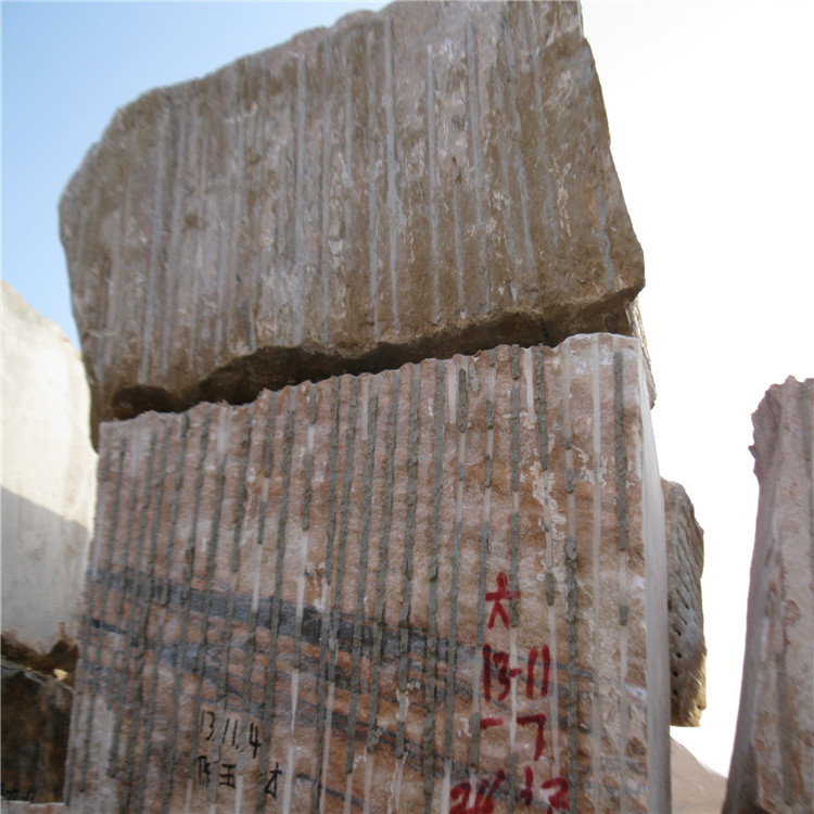 郑州石材荒料价格 根据规格、质量要求来决定的