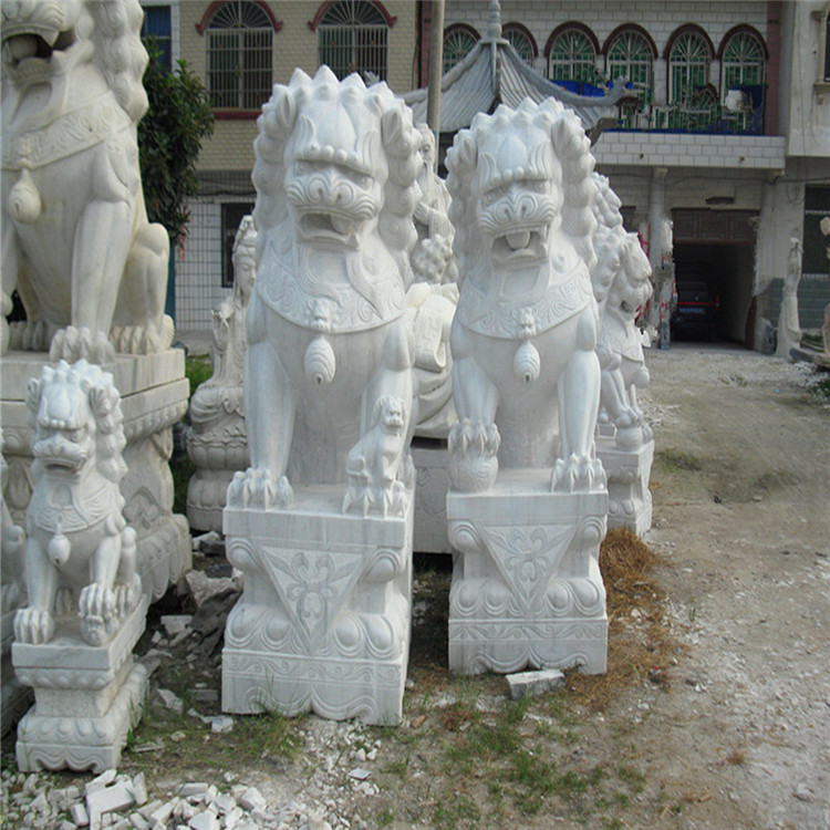 南阳石狮子雕刻 汉白玉石雕石狮子价格