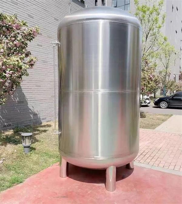 不銹鋼無菌水箱的應用范圍和特點有哪些？