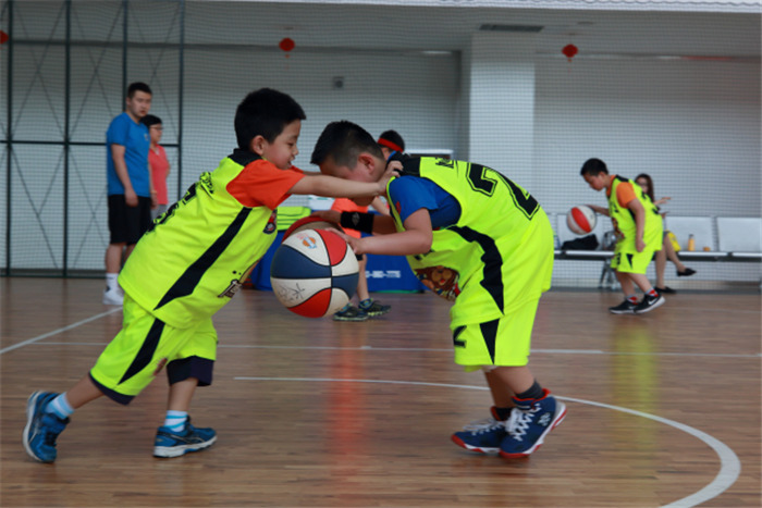陕西篮球培训|就该从小练起！！