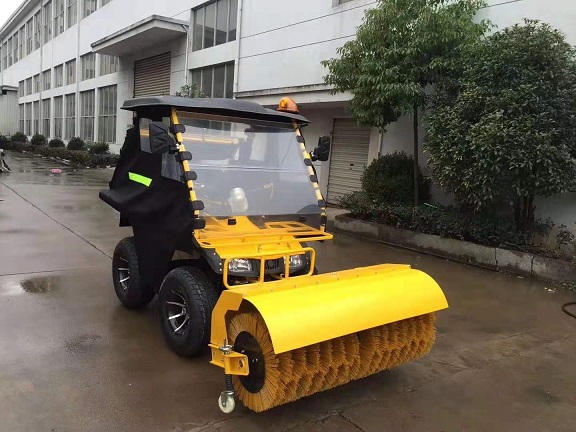 陕西TV130型沙滩车驾驶式扫雪机