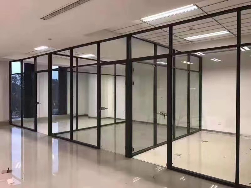 世纪美通玻璃隔断厂家——为您打造灵动的办公空间
