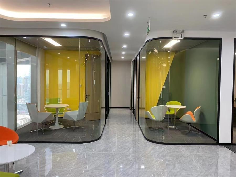 成都全景玻璃隔断案例