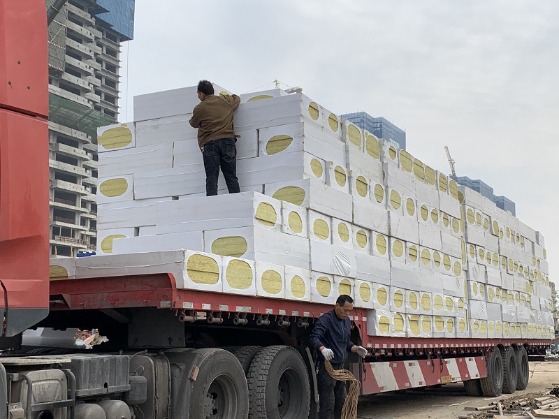 咸阳市华泰西苑项目岩棉板施工案例