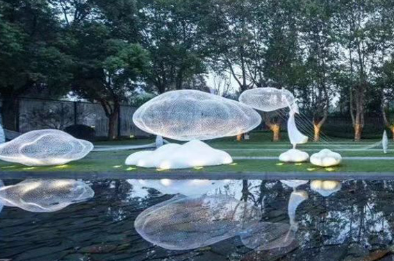 成都黑格智创雕塑公司制作不锈钢镂空发光球雕塑景观小品