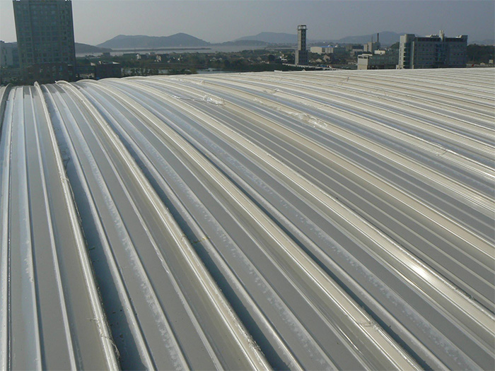 你知道铝镁锰屋面板在设计的时候关于它的透水阶段该怎么关注呢！