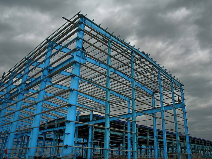 多层钢结构厂房钢筋桁架楼承板维护应这样做，确保安全