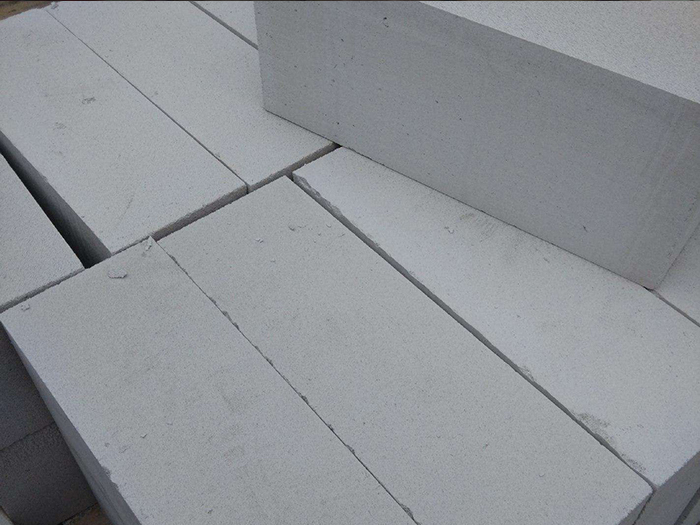 富安隆建材帶您瞭解關於寧夏蒸壓加氣混凝土砌塊切割時的具體操作工藝