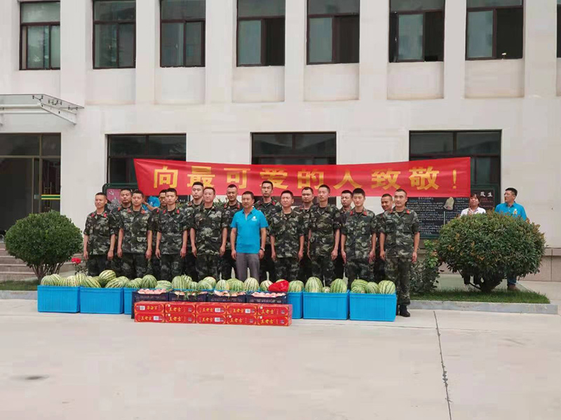 在“八一”建军节即将到来之际，总经理刘建清先生一行走访慰问中国人民武装警察部队驻甘某部队
