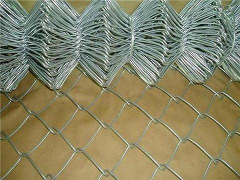 护栏网铁丝的直径直接关系到建筑材料具有用量的大小