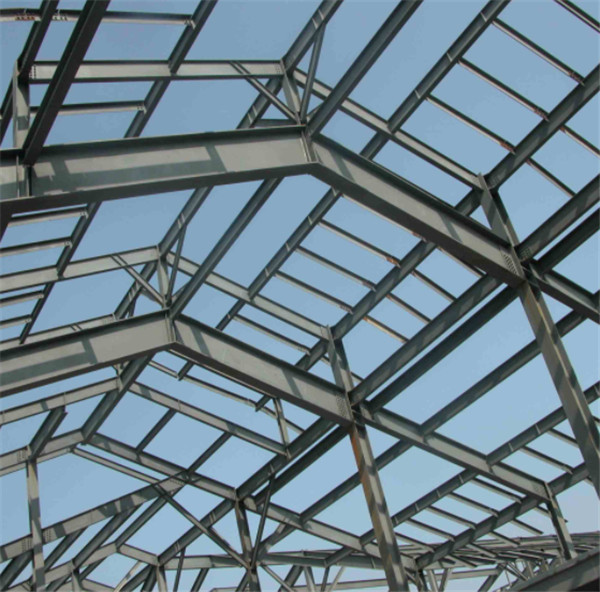 使用钢结构进行屋面施工的步骤和注意事项，一起来了解一下吧
