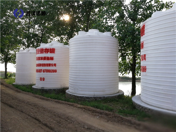 10吨PE水箱 农业抗旱塑料水窖雨水罐