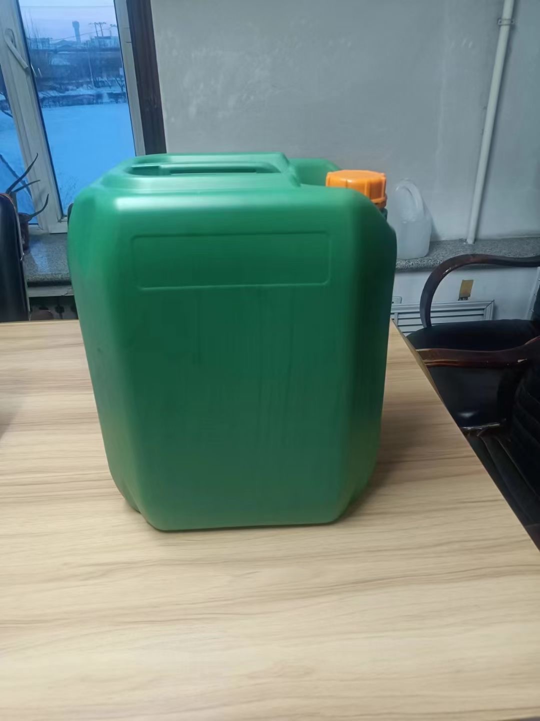 化工塑料桶是否适合用于固体储存