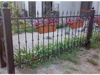 新疆护栏-家用铁质护栏