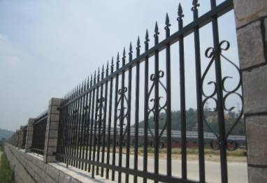 铁艺围栏的特点及其分类和保养