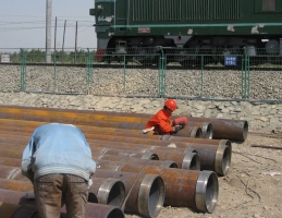 新疆管道工程-钢管竖桩