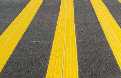 这8种不同颜色、形态的道路交通标线，有什么作用呢？