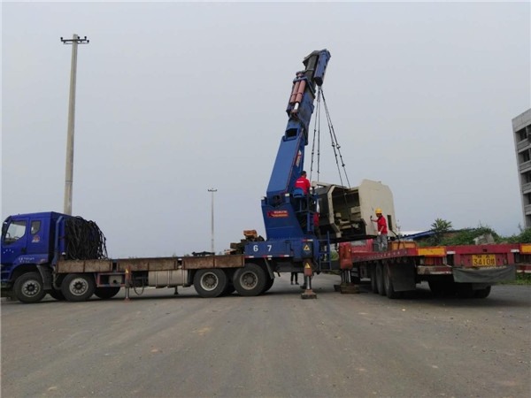 西安龍利達重型設(shè)備告訴你大型設(shè)備的吊裝帶操作安全管理