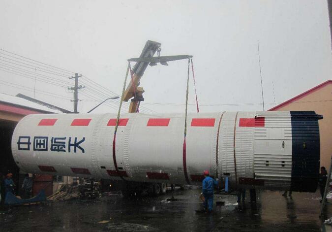 渭南上海航天博物馆中转库吊装火箭