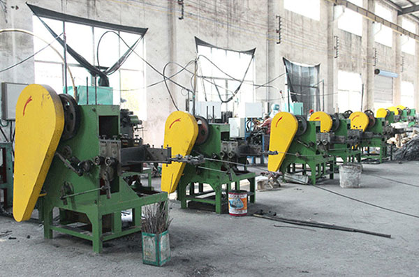 四川防滑链厂家生产机械展示