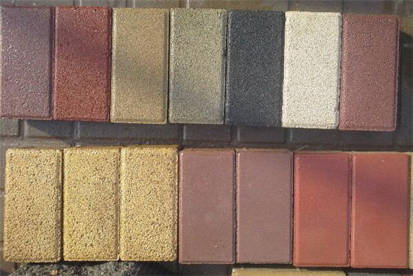 彩色透水砖与彩色透水混凝土的比较