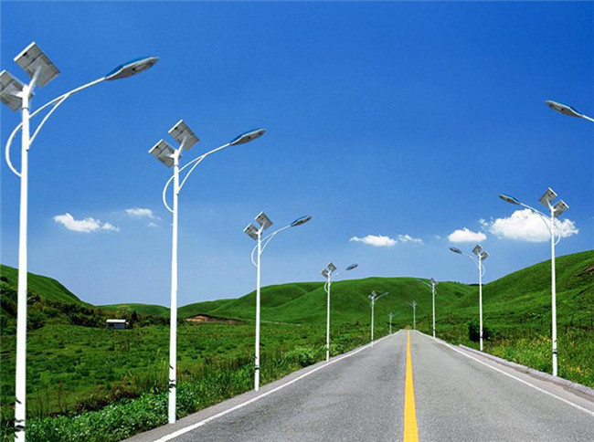 陕西农村安上了太阳能路灯，但不到一年就彻底失望，原因竟然如此！