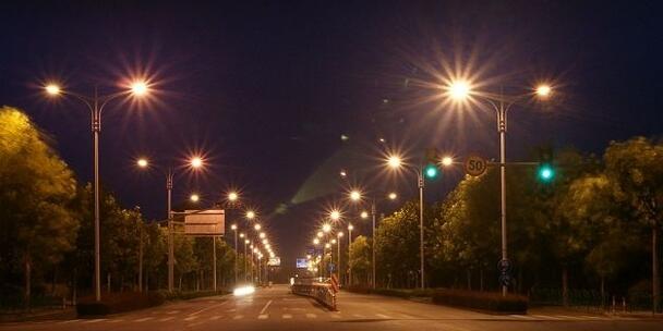 如何实现节能环保的城市道路照明