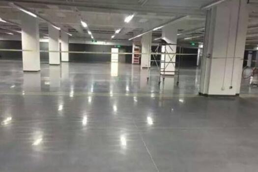  地坪选择耐磨地坪还是固化地坪