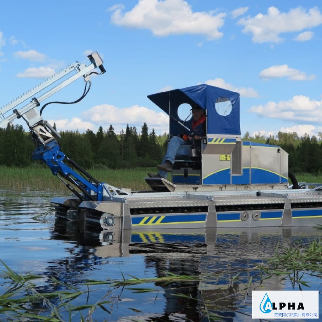 阿尔法水域施工水陆两栖作业船，可灵活近水区域进行各种作业