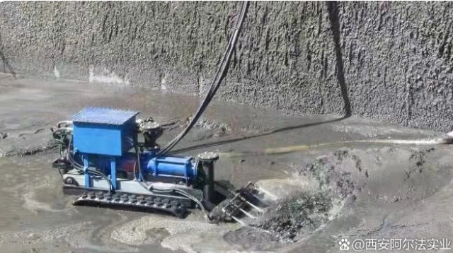 阿尔法新型清淤机器人——“黑科技”让护城河清淤更简单！