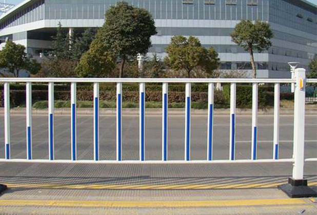 浅析四川市政护栏安装的注意事项