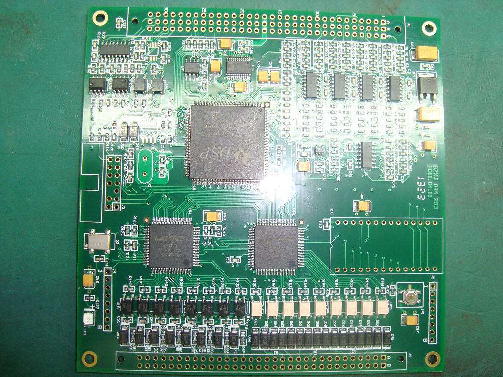 如何贴装PCB板元器件