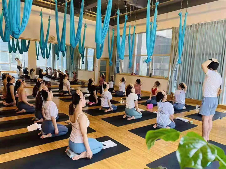 你了解学习瑜伽的基本礼仪吗？西安瑜伽教练培训公司来分享