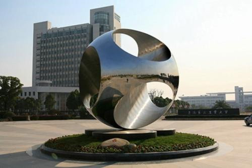 四川不锈钢雕塑的常见形式以及被大量使用的原因