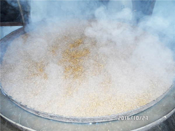 高粱酒釀造過程展示圖