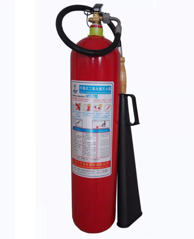 如何使用常见的消防器材？