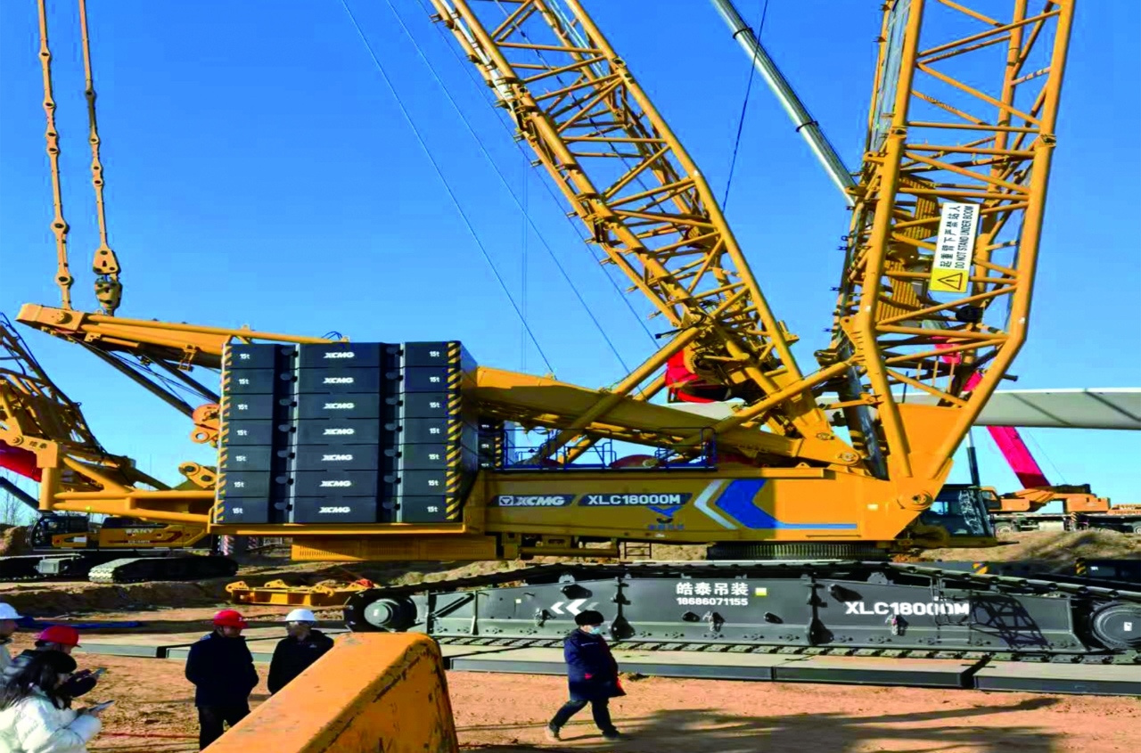 徐工XLC18000M履带起重机（1300t198+8）