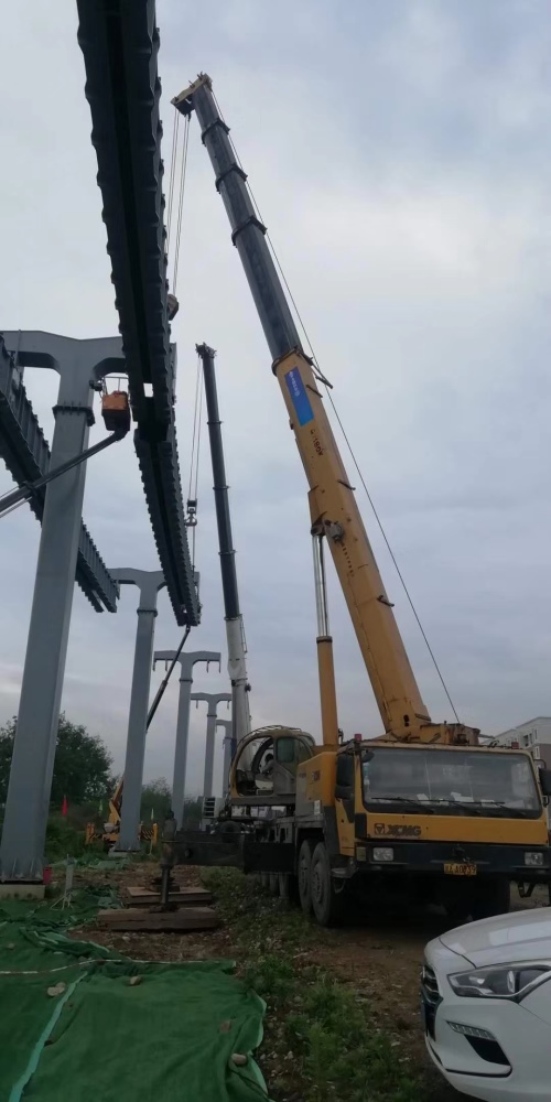 成都吊装工程案例：大邑空轨钢箱梁吊装（两台100T）